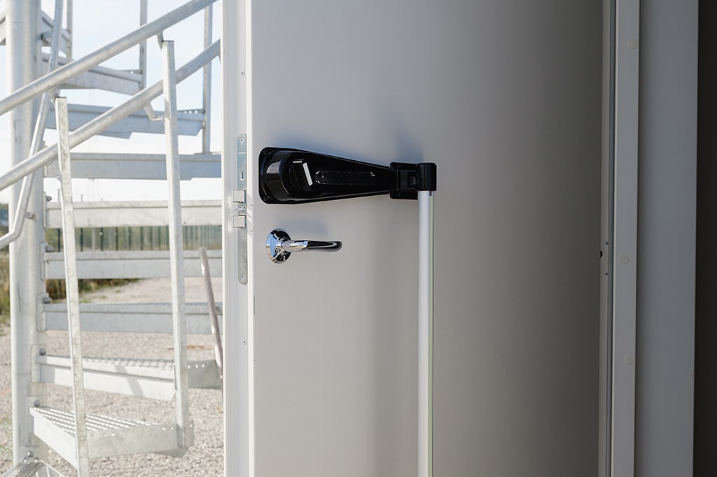 Säkerhetsdörr, vit plåt, Ambassadoor